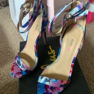 Multicolor heels